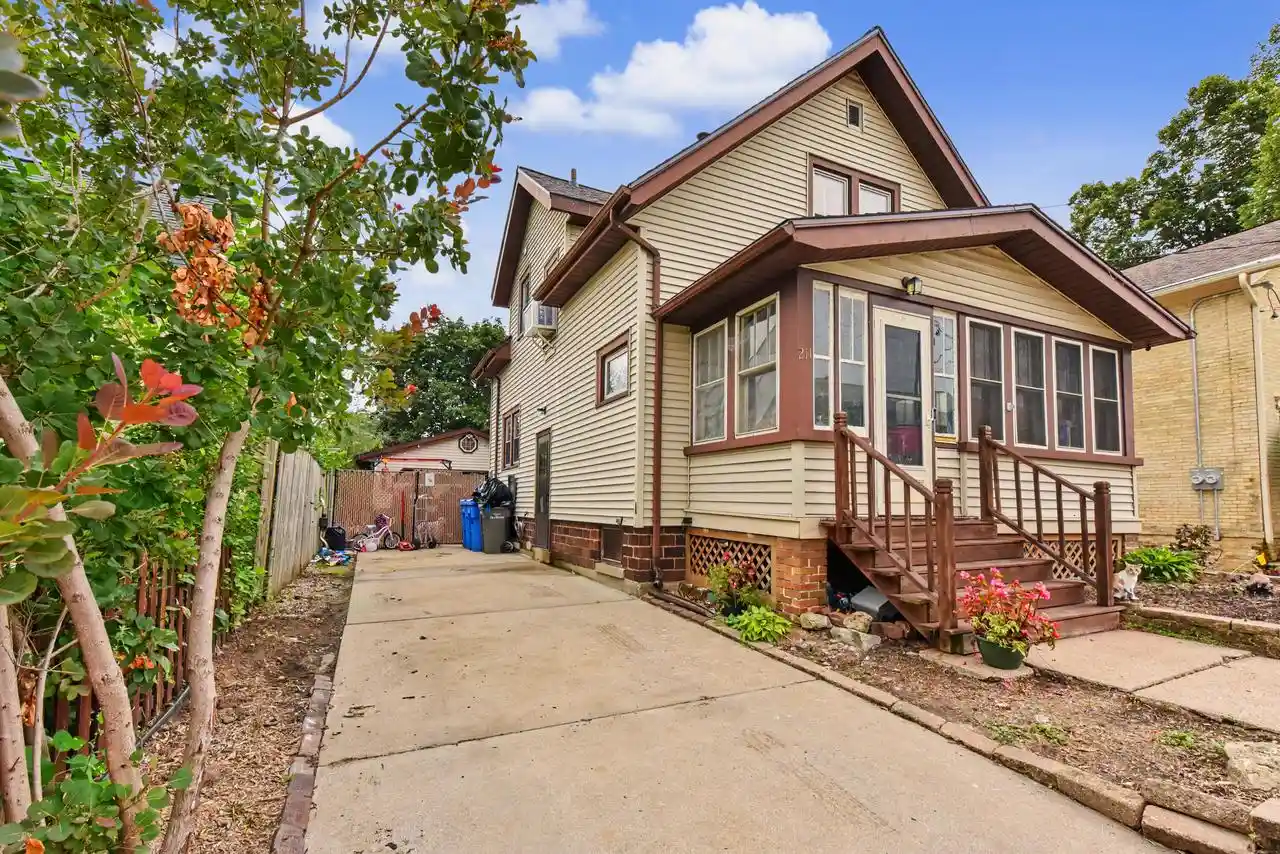 1st image of 211 N 10th Street Street, Watertown, WI 53094 | MLS# 1975477