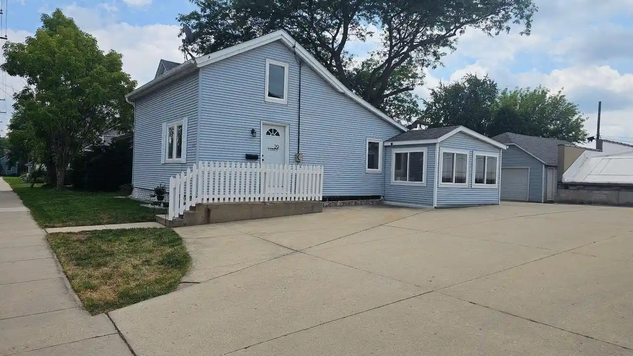 1st image of 29 E State Street Street, Hartford, WI 53027 | MLS# 1975479