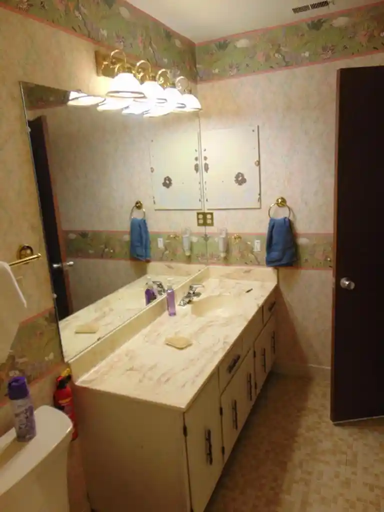 Listing Photo 5 - Condo for sale in building located at 8933 N 70th St St, Milwaukee, WI 53223 - Unit #8933