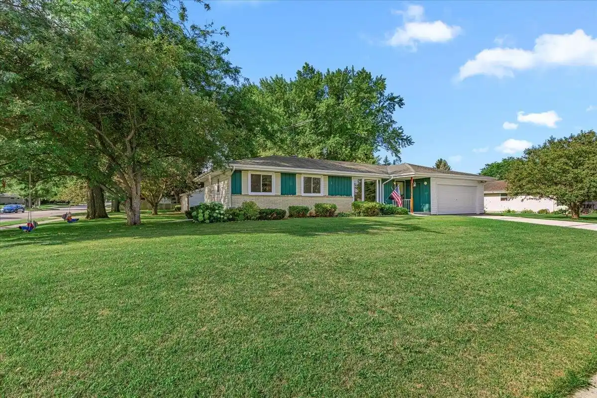 1st image of 309 Braatz Dr Dr, Kewaskum, WI 53040 | MLS# 1975490