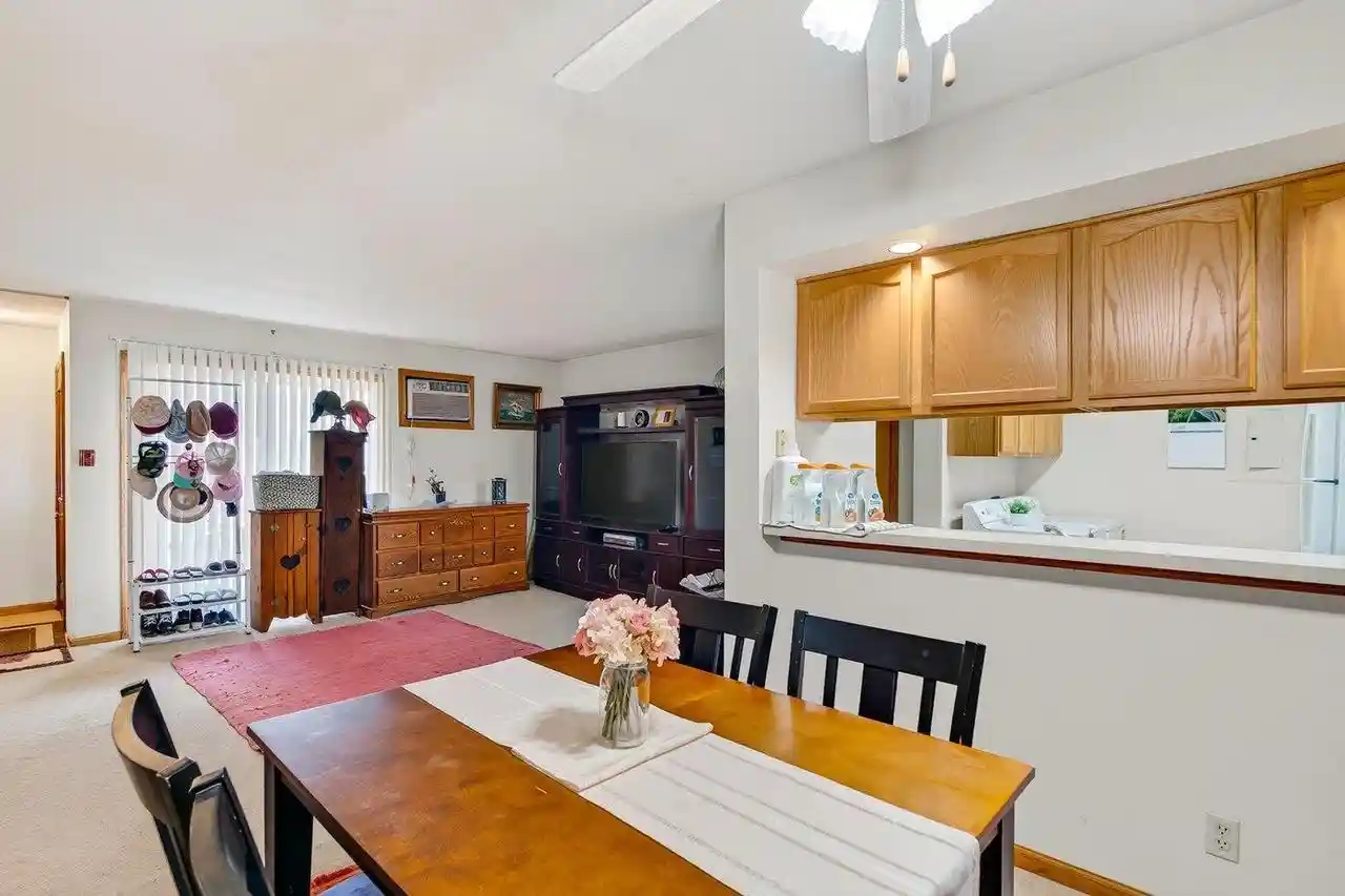 4th image of 1403 Whispering Pines Way Way, Fitchburg, WI 53713 | MLS# 2030082