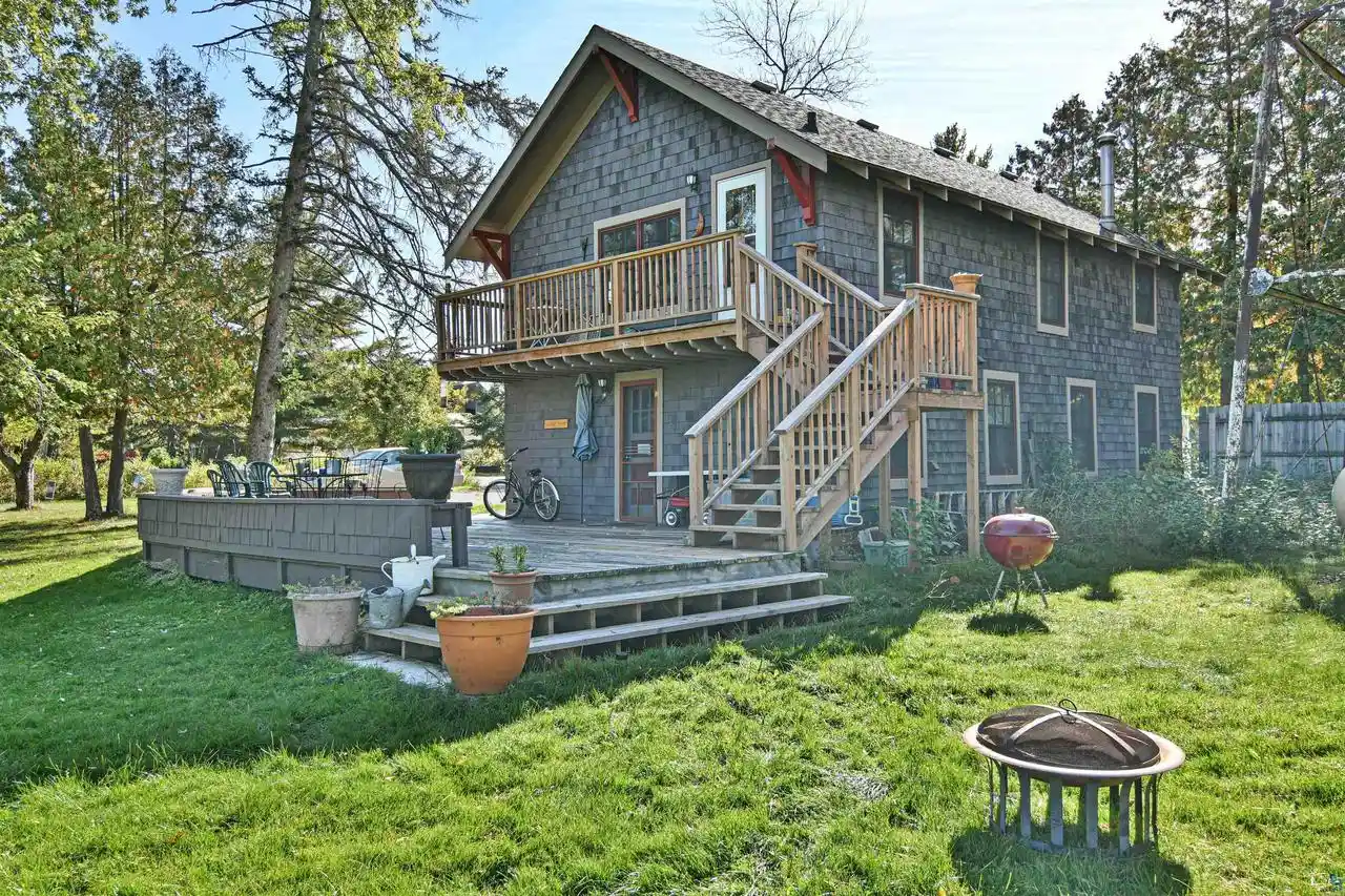 Photo 1 of Single family home for sale at 916 Whitefish St St, La Pointe, WI 54850 | MLS# 6127263 | Listing updated on 2026-08-24