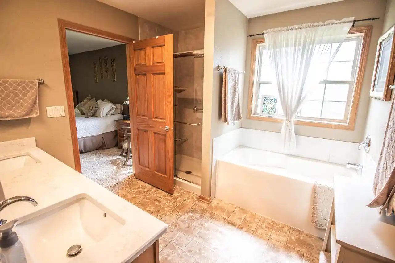 3rd image of W200N16856 Park Court Court #4, Jackson, WI 53037 | MLS# 1975497