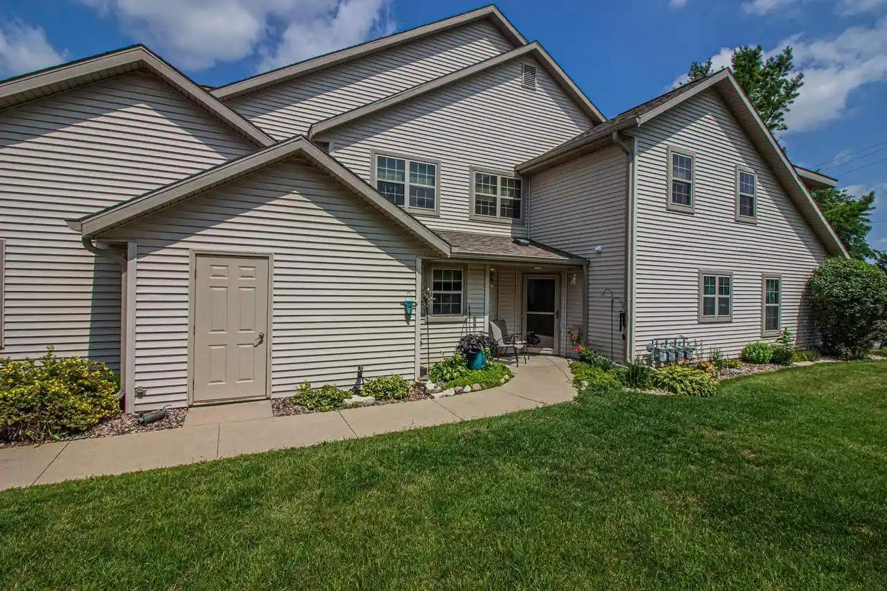 4th image of W200N16856 Park Court Court #4, Jackson, WI 53037 | MLS# 1975497