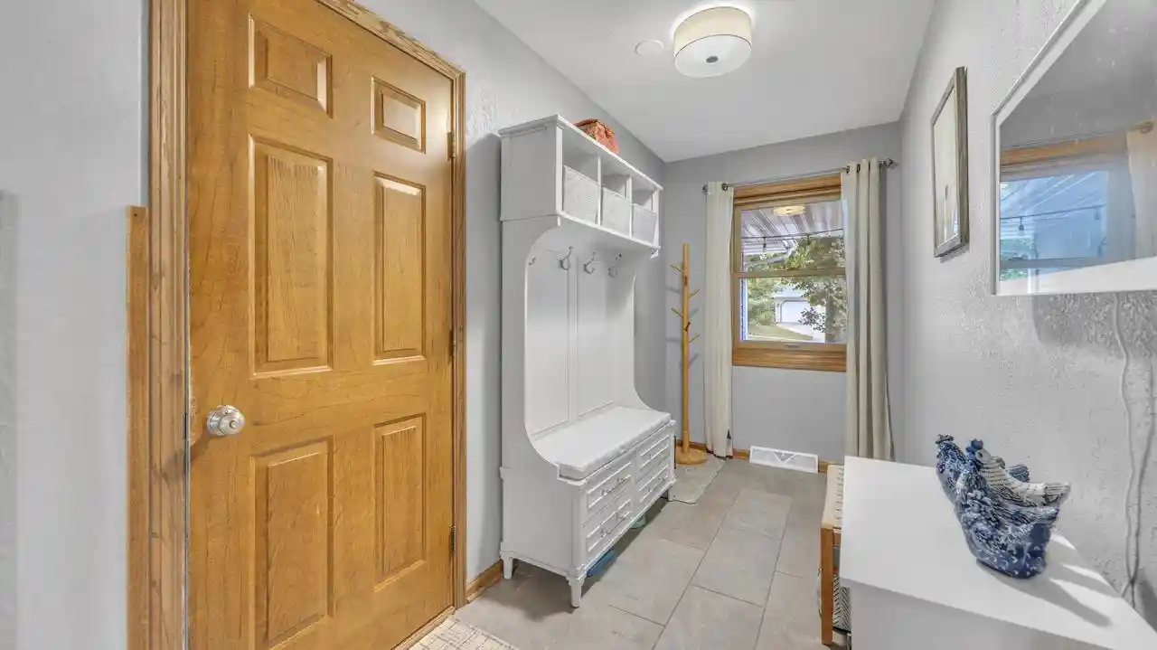 4th image of 414 Bittersweet Lane Lane, Plymouth, WI 53073 | MLS# 1975499