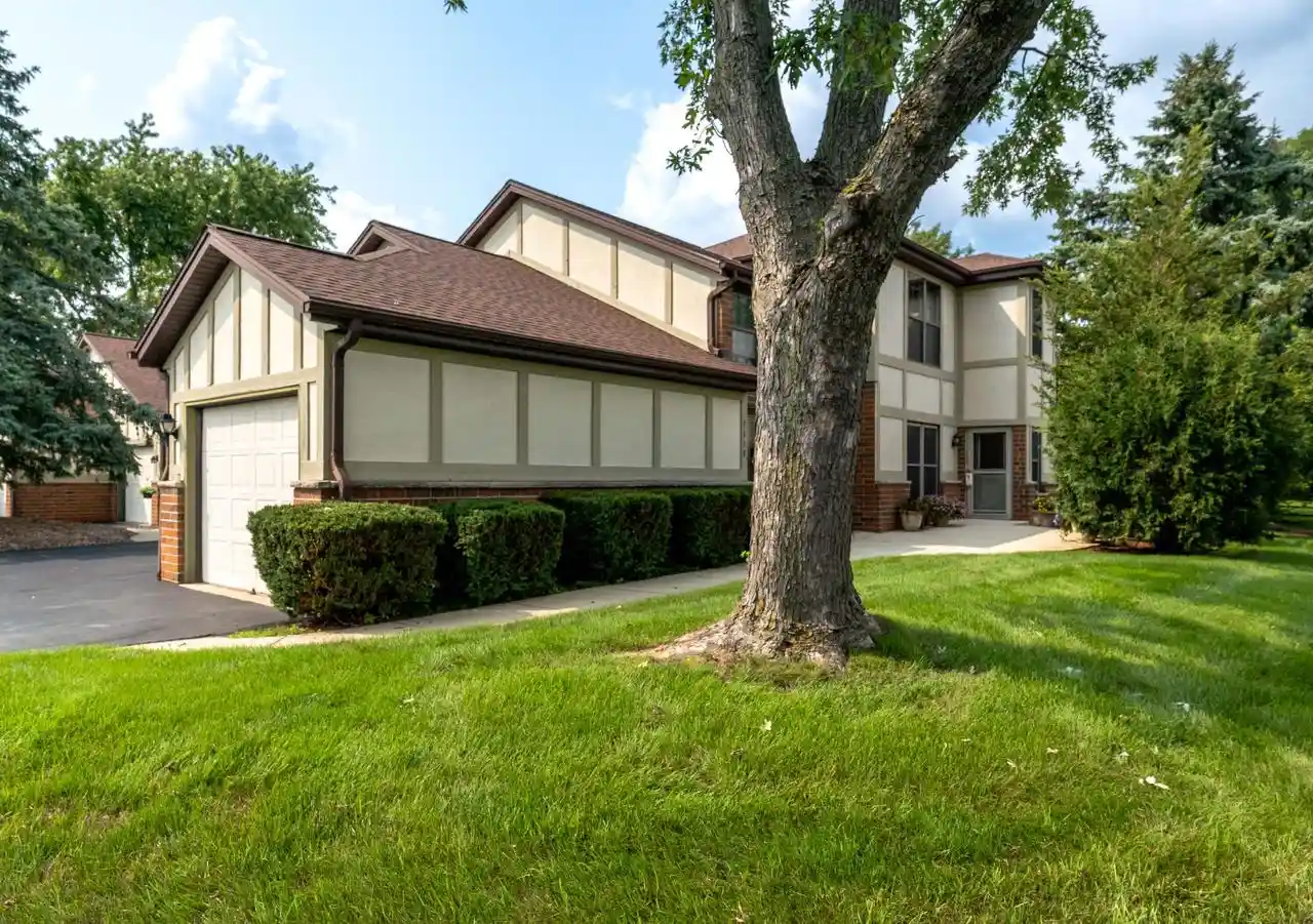 1st image of 8110 S Forest Hills Circle Circle, Franklin, WI 53132 | MLS# 1975515