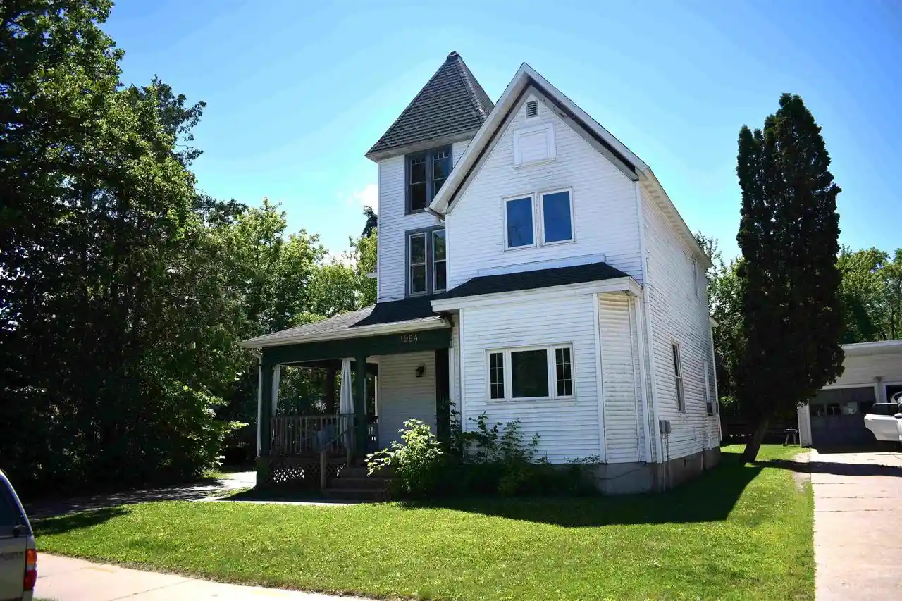 1st image of 1964 Strongs Avenue Avenue, Stevens Point, WI 54481 | MLS# 22603832