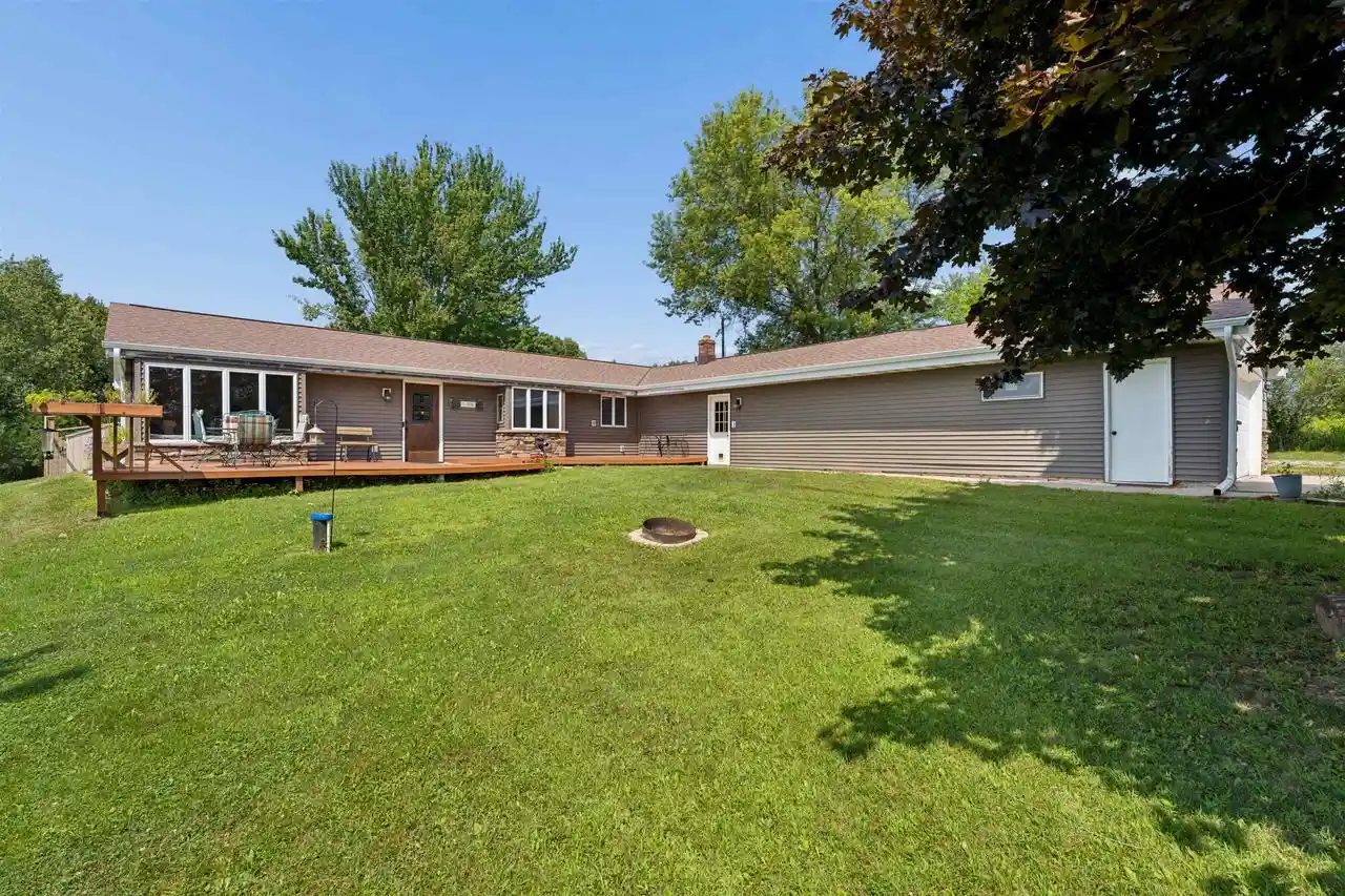 Photo 1 of Single family home for sale at W8269 Grandview Road Road, Hortonville, WI 54944 | MLS# 50330696 | Listing updated on 2026-08-13