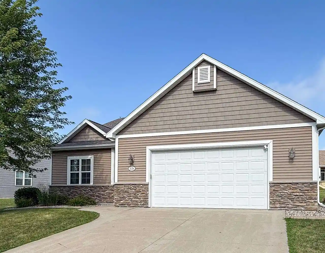 1st image of 1636 Oak Hollow Lane Lane, Neenah, WI 54956 | MLS# 50330705