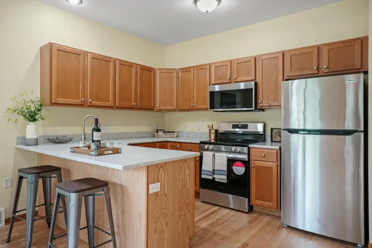 Listing Photo 4 - Condo for sale in building located at 5113 Merwood Ln Ln, Madison, WI 53718 - Unit #113