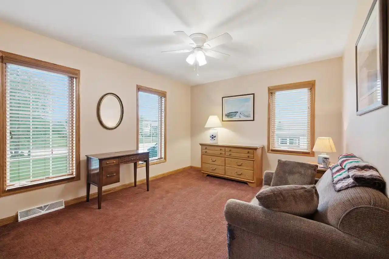 2nd image of 4820 W Alesci Dr Dr, Franklin, WI 53132 | MLS# 1975529