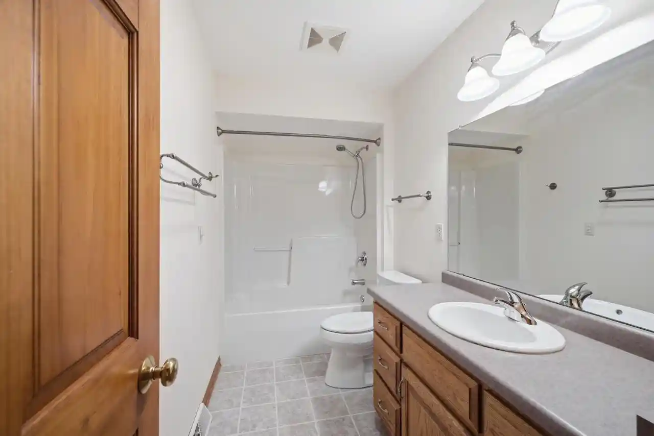 3rd image of 4820 W Alesci Dr Dr, Franklin, WI 53132 | MLS# 1975529