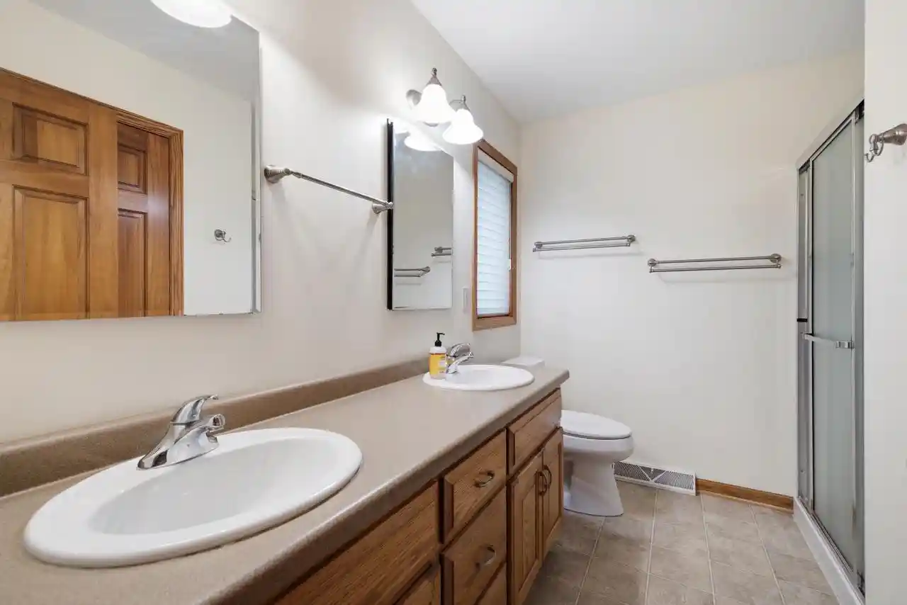 49th image of 4820 W Alesci Dr Dr, Franklin, WI 53132 | MLS# 1975529