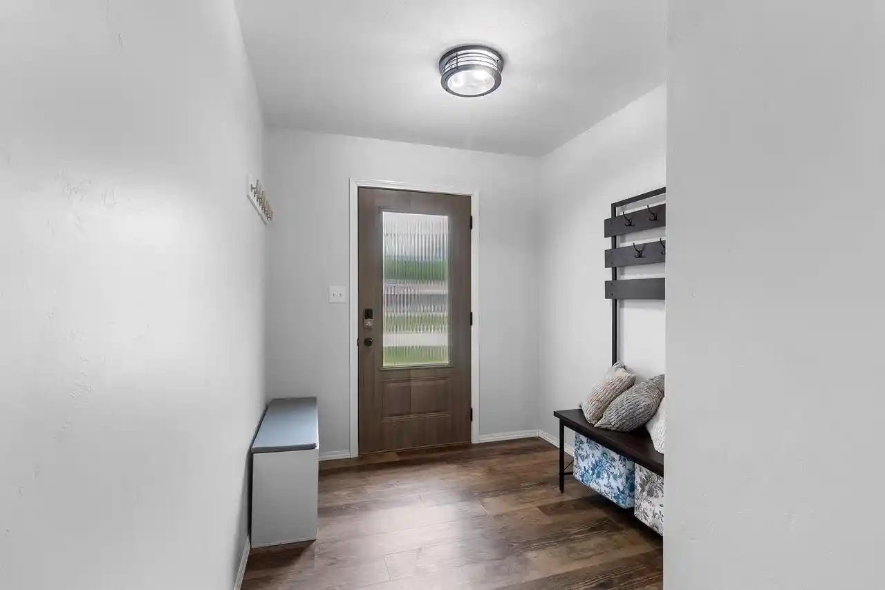 2nd image of 1221 E Hanson Dr Dr, Appleton, WI 54915 | MLS# 50330723