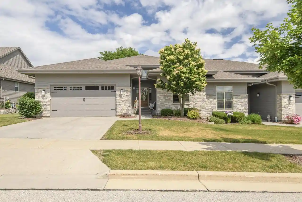 Condo for sale at 1207 Woodland Hills Dr Dr, Waukesha, WI 53188 | MLS# 1975546