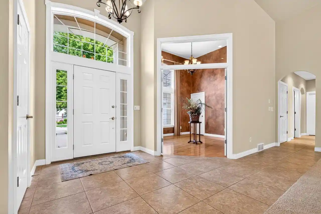 4th image of 1568 Kingswood Dr Dr, Neenah, WI 54956 | MLS# 50330734