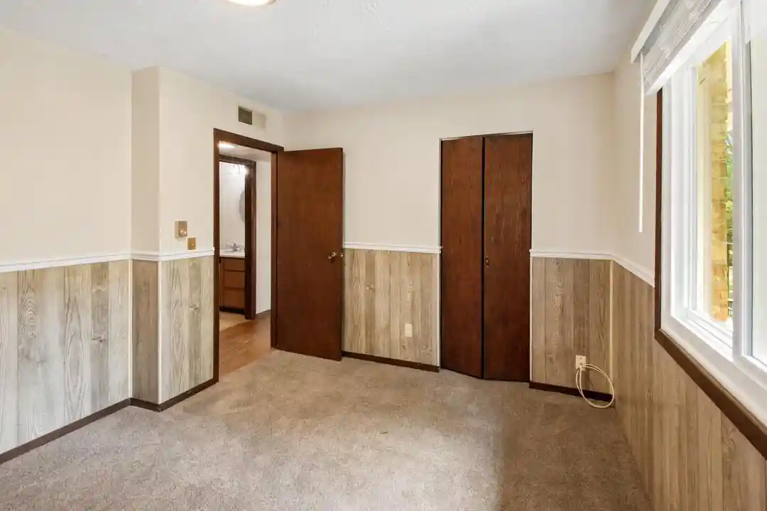 2nd image of W169n11546 N Biscayne Dr Dr, Germantown, WI 53022 | MLS# 1975560