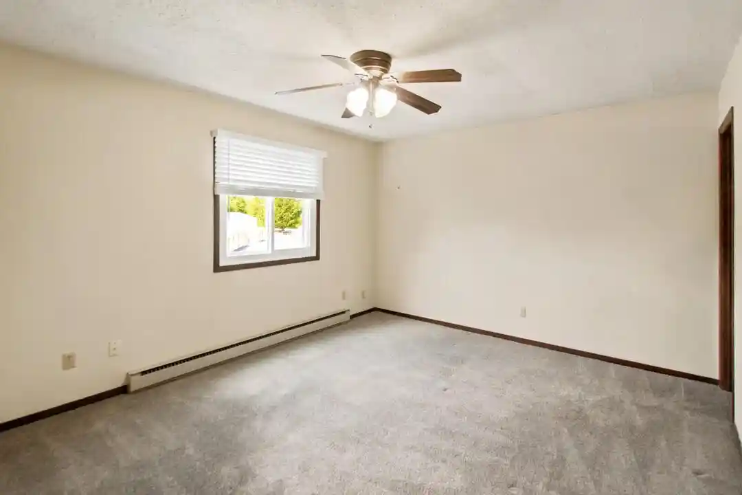 4th image of W169N11546 N Biscayne Dr Dr, Germantown, WI 53022 | MLS# 1975560