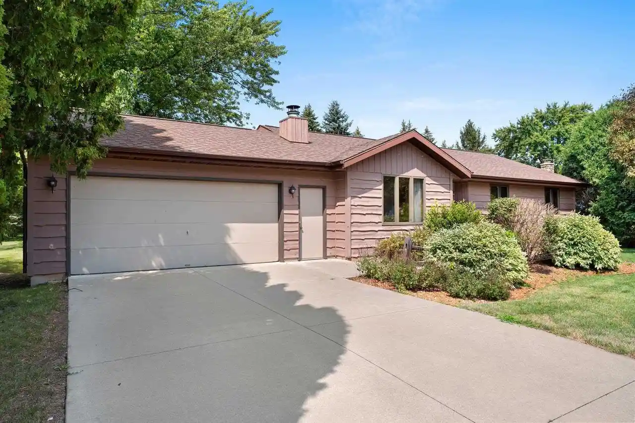 Photo 1 of Sale Pending at 4718 W Periwinkle Court Court, Appleton, WI 54914 | MLS# 50330728 | Listing updated on 2026-09-16