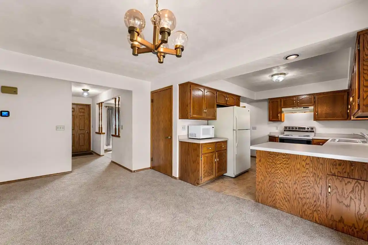 Photo 4 of Sale Pending at 4718 W Periwinkle Court Court, Appleton, WI 54914 | MLS# 50330728 | Listing updated on 2026-09-16
