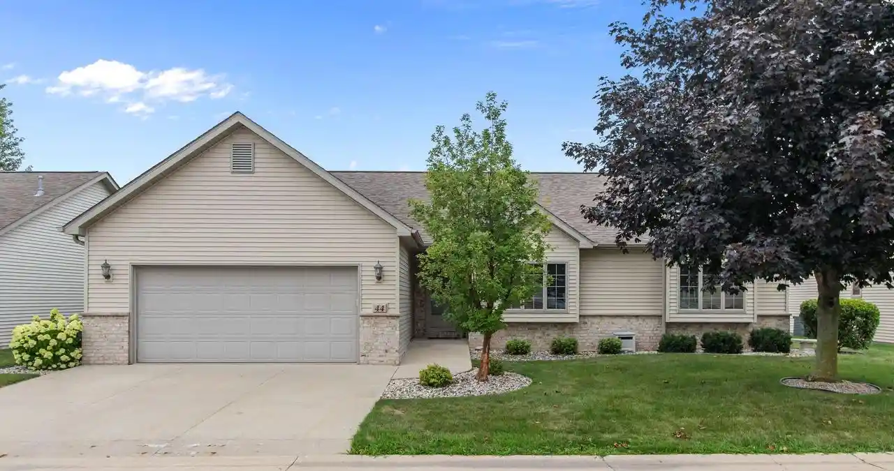 1st image of 44 Penbrook Circle Circle, Appleton, WI 54913 | MLS# 50330729