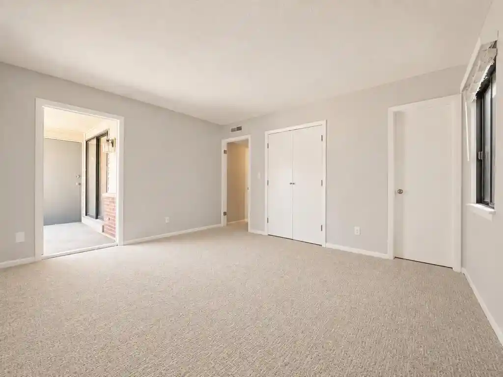2nd image of 1061 Regent Road Road #612, Oconomowoc, WI 53066 | MLS# 1975565