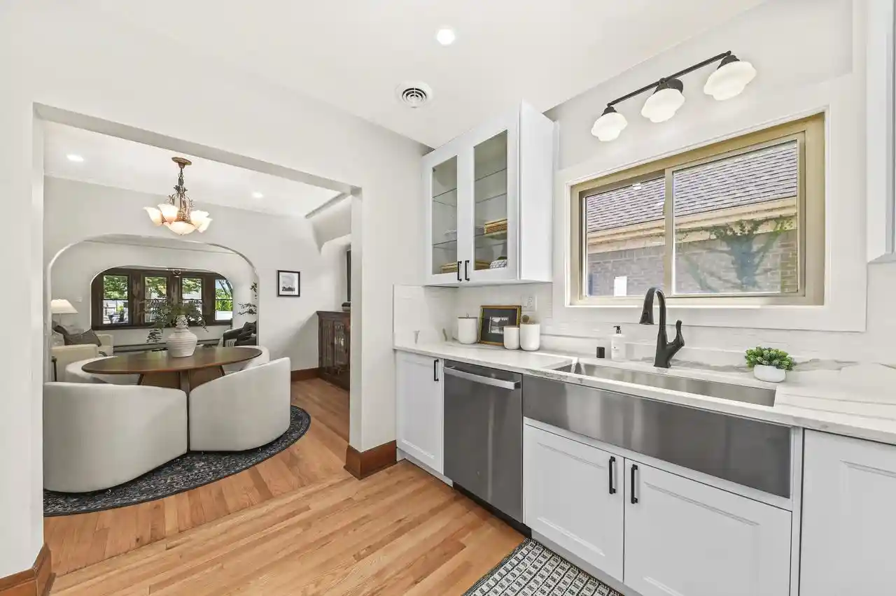 4th image of 119 E Ohio Avenue Avenue, Milwaukee, WI 53207 | MLS# 1975566