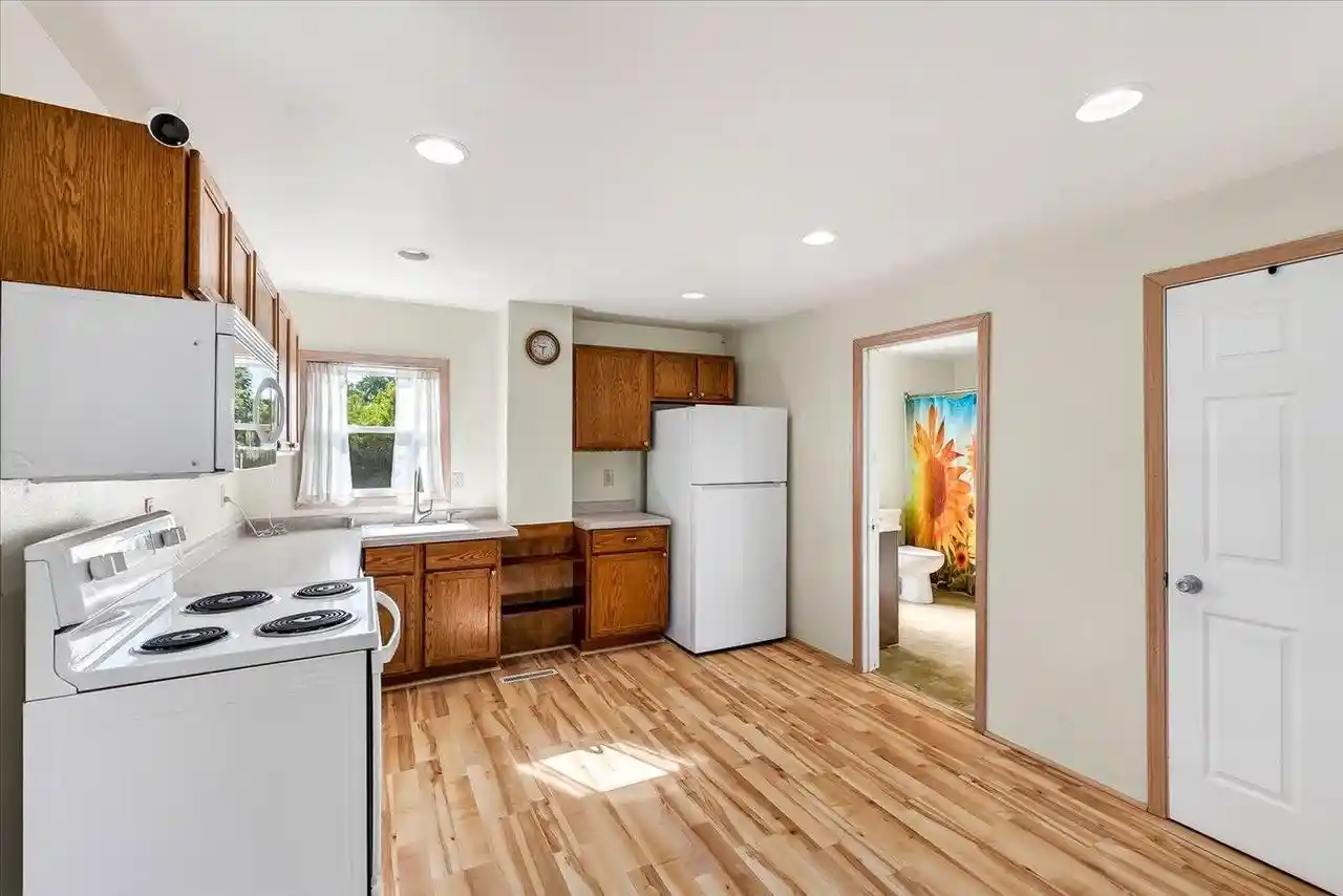 39th image of 627 S Center Street Street, Beaver Dam, WI 53916 | MLS# 2030132