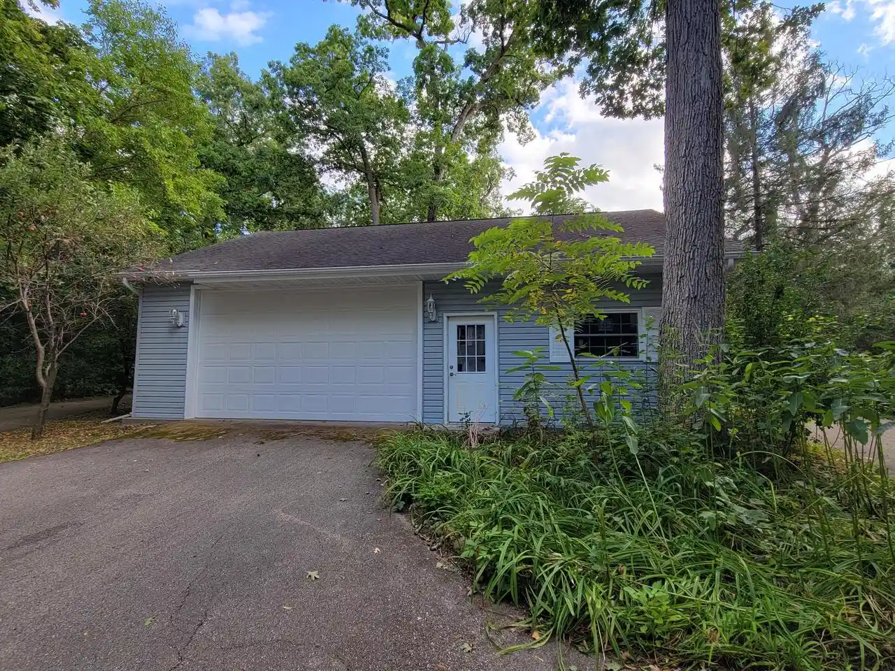 Photo 3 of Single family home for sale at 3505 South Shore Dr Dr, Delavan, WI 53115 | MLS# 1975573 | Listing updated on 2026-09-10