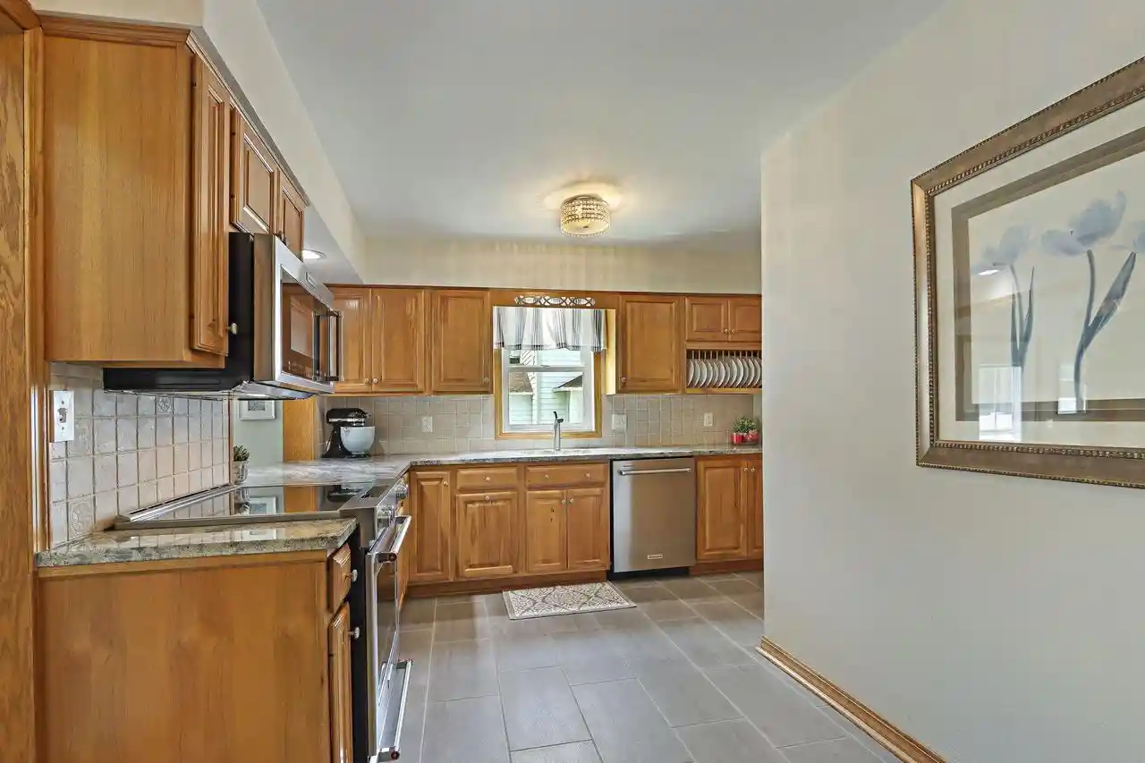 4th image of 8711 3Rd Avenue Avenue, Pleasant Prairie, WI 53158 | MLS# 1975574