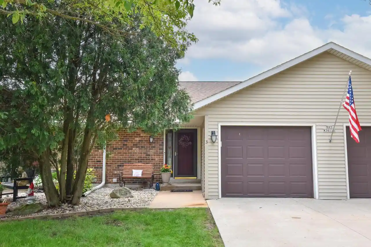 1st image of N49w36111 Nottingham Lane Lane #3, Oconomowoc, WI 53066 | MLS# 1975576