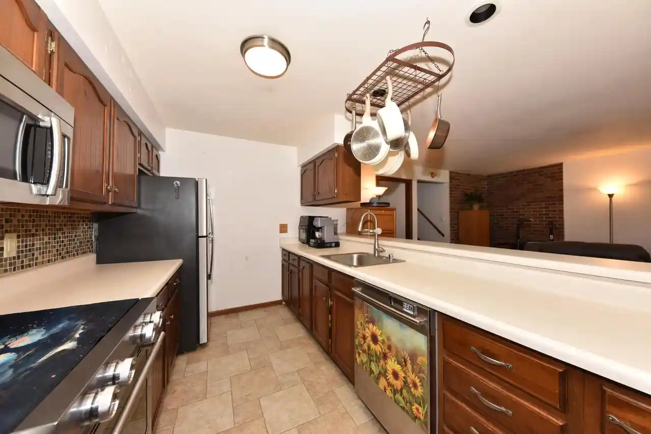 2nd image of N49w36111 Nottingham Lane Lane #3, Oconomowoc, WI 53066 | MLS# 1975576