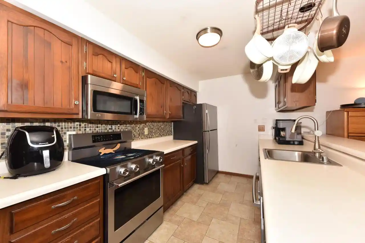 31st image of N49w36111 Nottingham Lane Lane #3, Oconomowoc, WI 53066 | MLS# 1975576