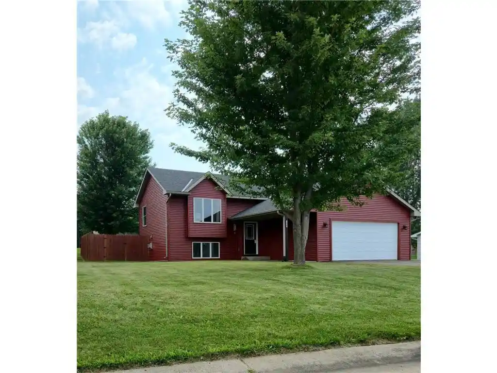 1st image of 1410 Summit Street Street, Baldwin, WI 54002 | MLS# 7124242