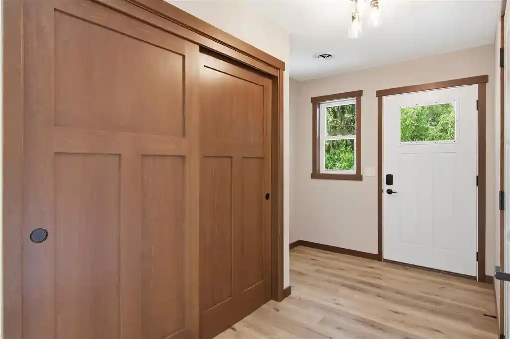 2nd image of 1323 Carpenter Avenue Avenue, Eau Claire, WI 54703 | MLS# 1604095