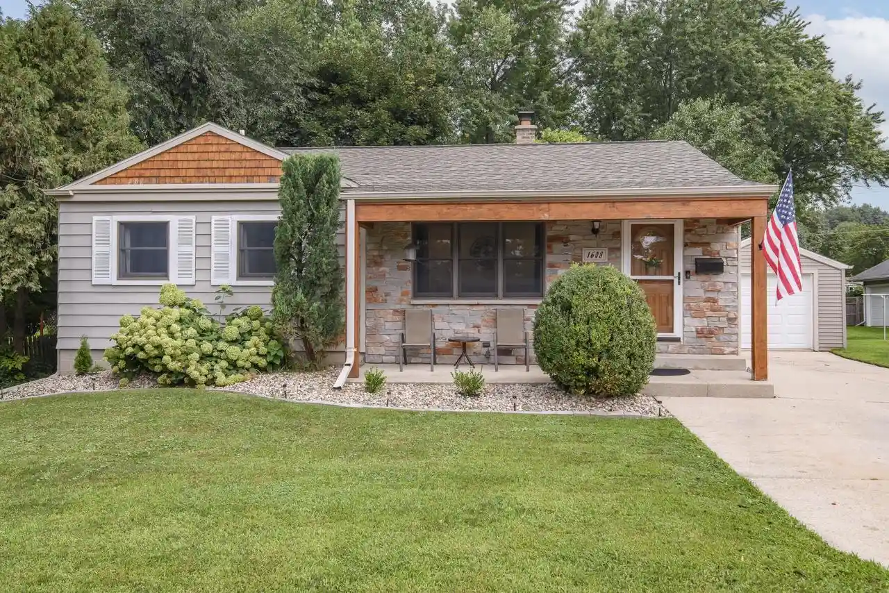 1st image of 1608 Beverly Lane Lane, West Bend, WI 53090 | MLS# 1975601