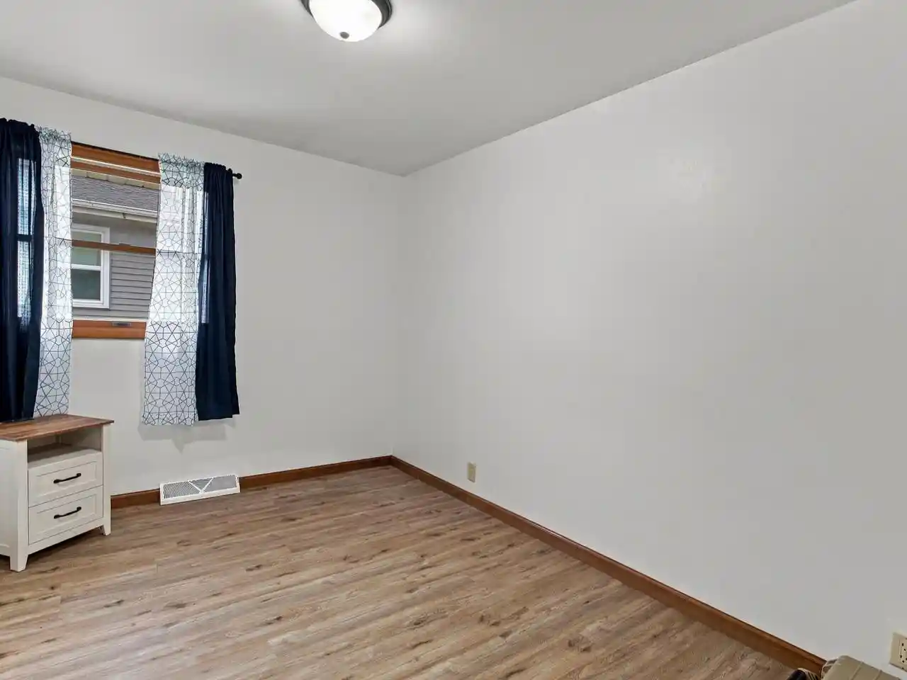 2nd image of 3519 W Marshall Street Street, Manitowoc, WI 54220 | MLS# 1975605