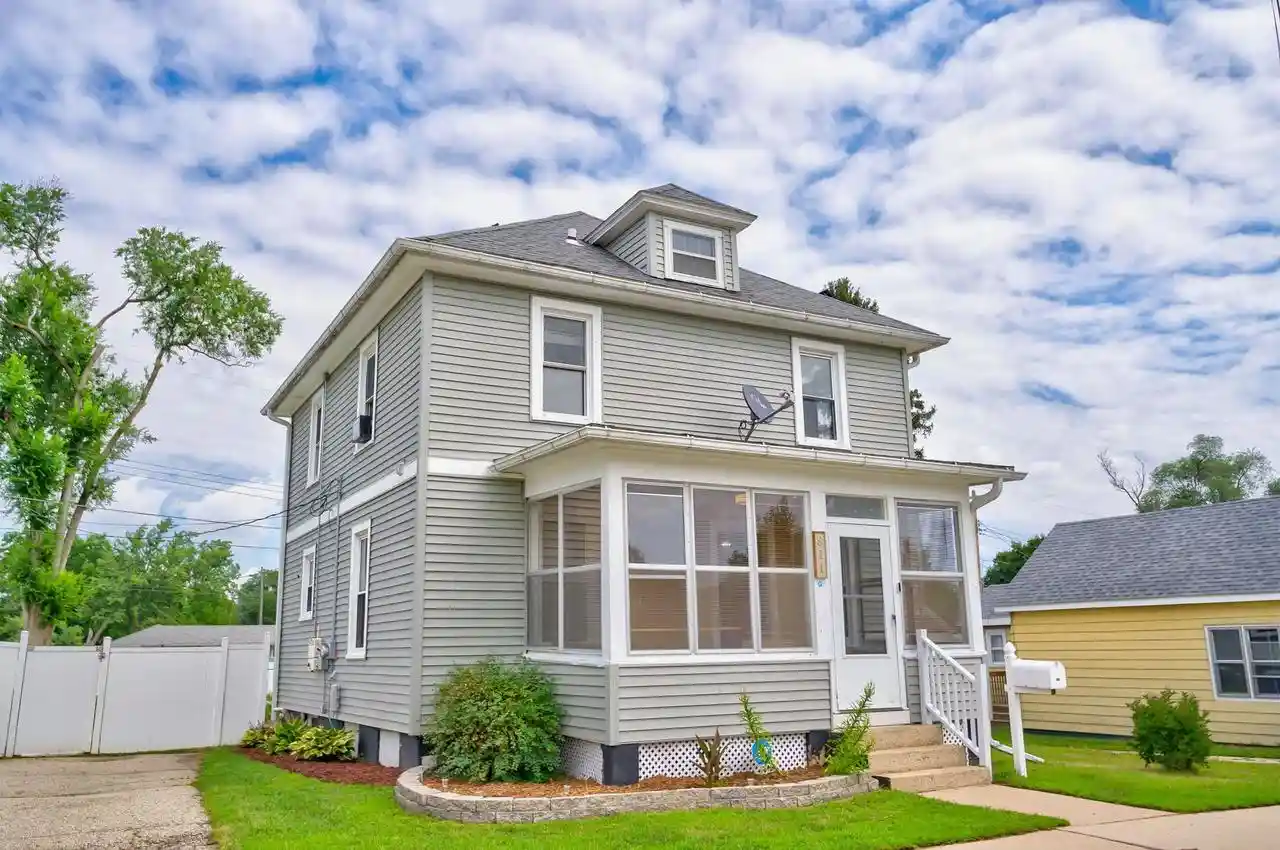 1st image of 811 W Franklin Street Street, Portage, WI 53901 | MLS# 2030165