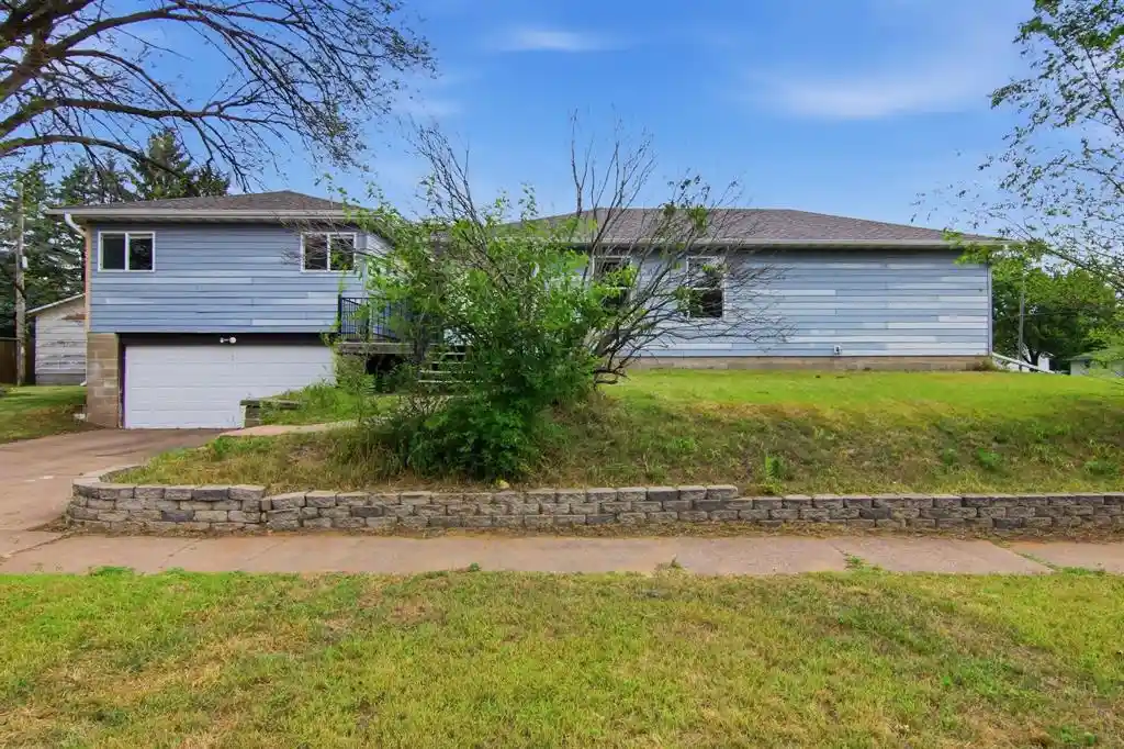 1st image of 2124 Edgewood Lane Lane, Eau Claire, WI 54703 | MLS# 1604082