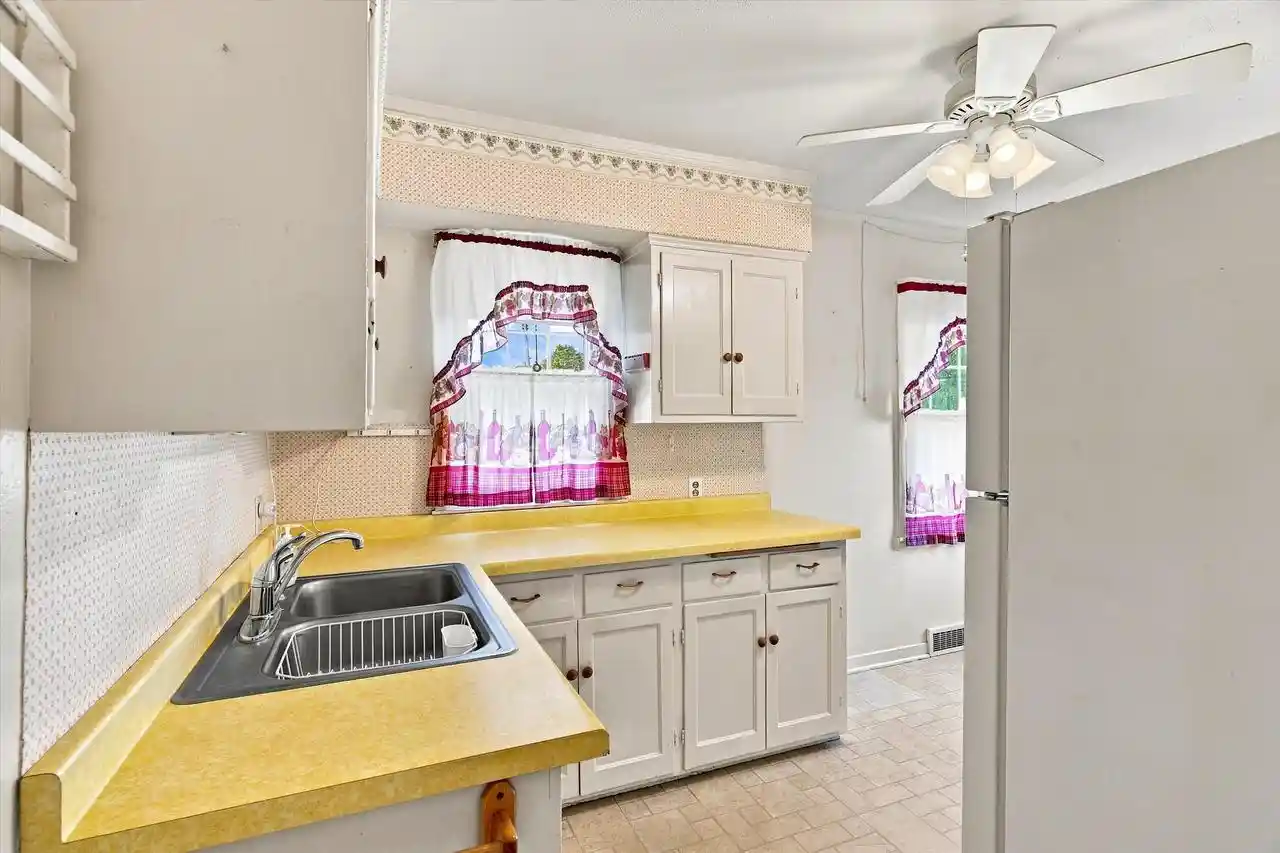 37th image of 201 W Doege Street Street, Marshfield, WI 54449 | MLS# 22603848