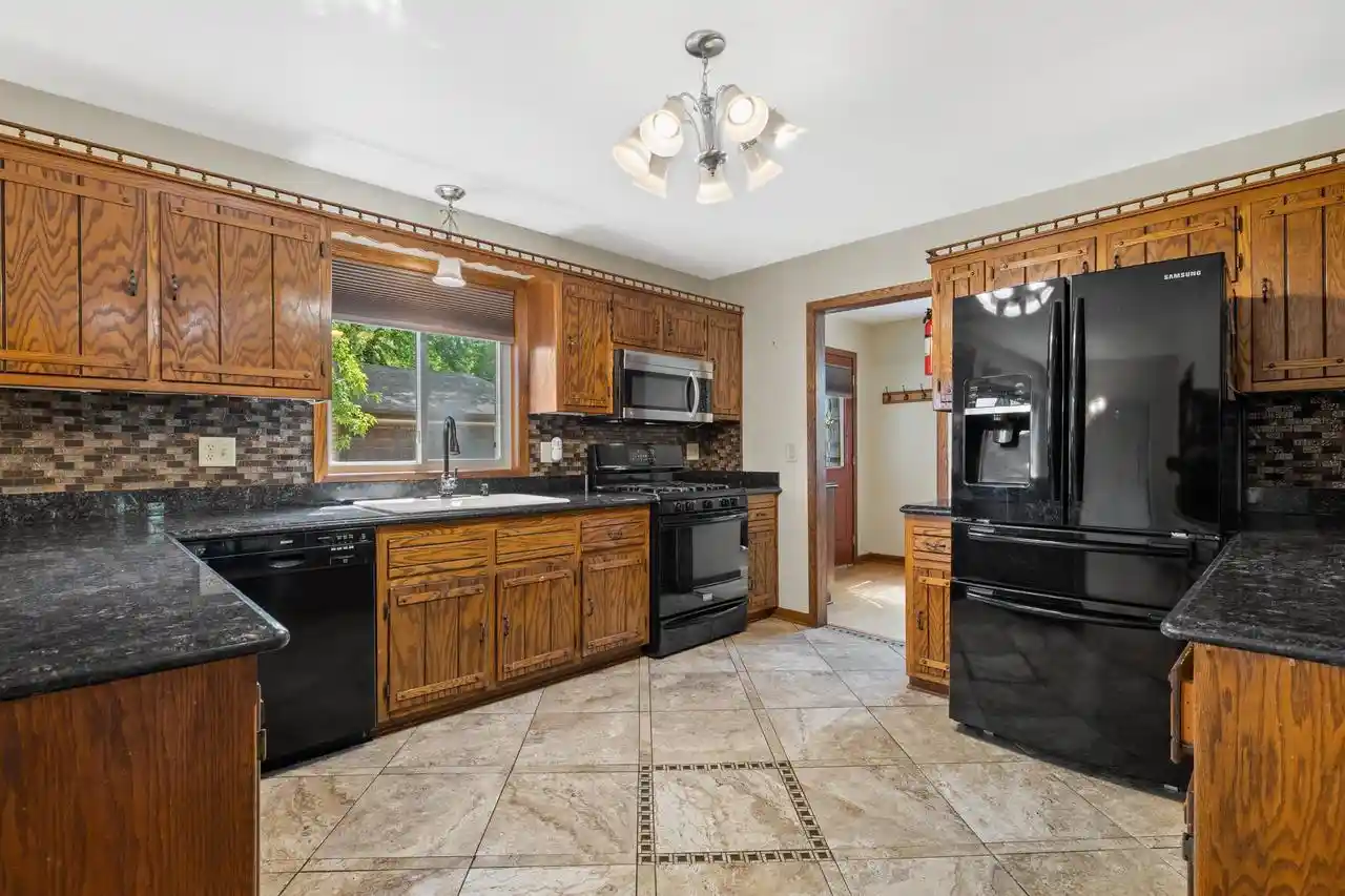 2nd image of 7849 Green Bay Road Road, Kenosha, WI 53142 | MLS# 1975618