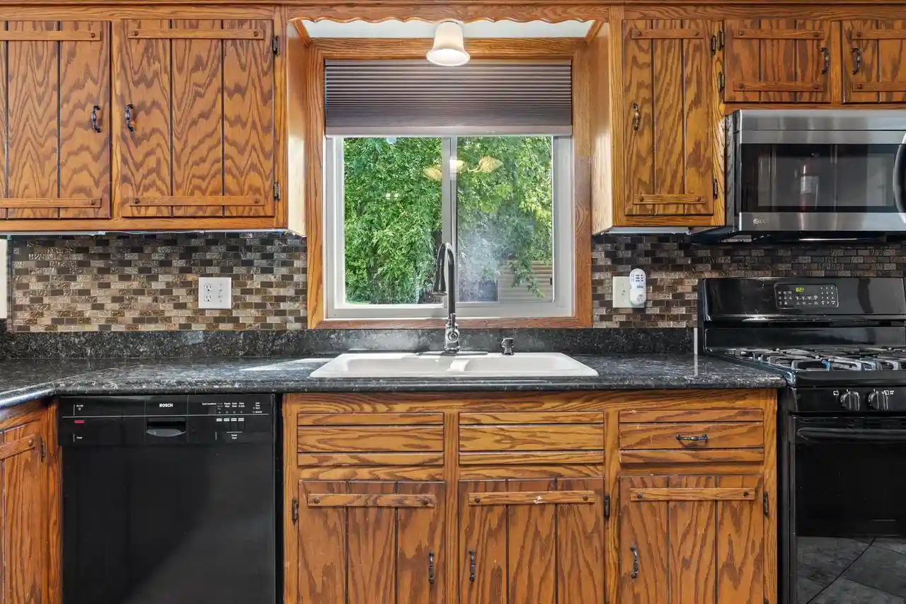 Photo 3 of Single family home for sale at 7849 Green Bay Road Road, Kenosha, WI 53142 | MLS# 1975618 | Listing updated on 2026-08-27
