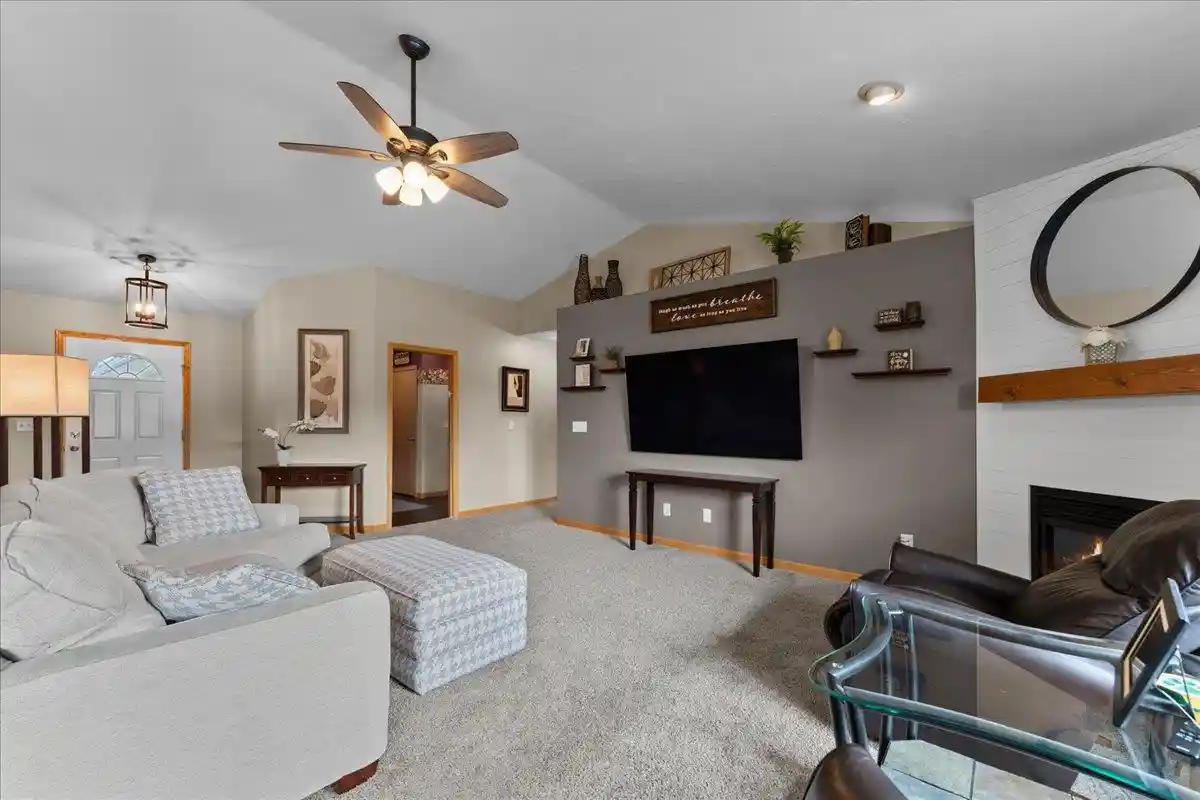 5th image of 2540 Manitowoc Road Road, Green Bay, WI 54311 | MLS# 50330750