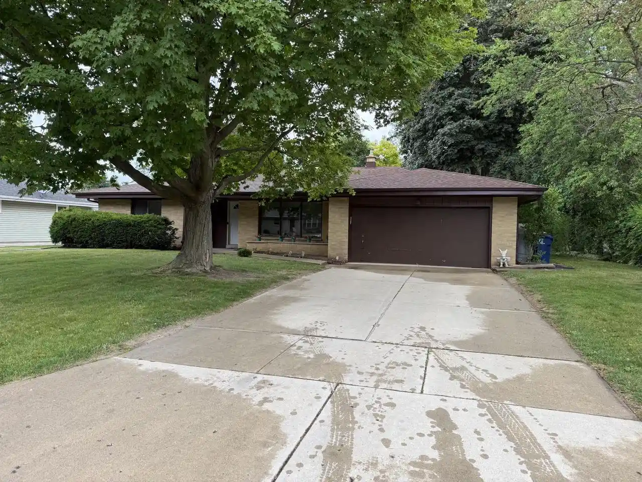 image of 8414 S Verdev Dr Dr, Oak Creek, WI 53154 | MLS# 1975620