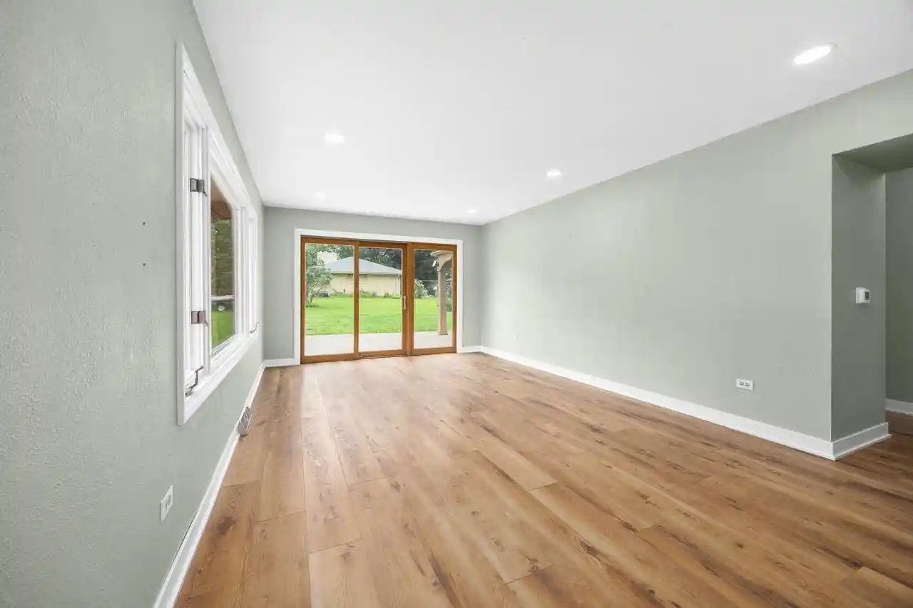 4th image of N69W20947 Pleasant Street Street, Menomonee Falls, WI 53051 | MLS# 1975623