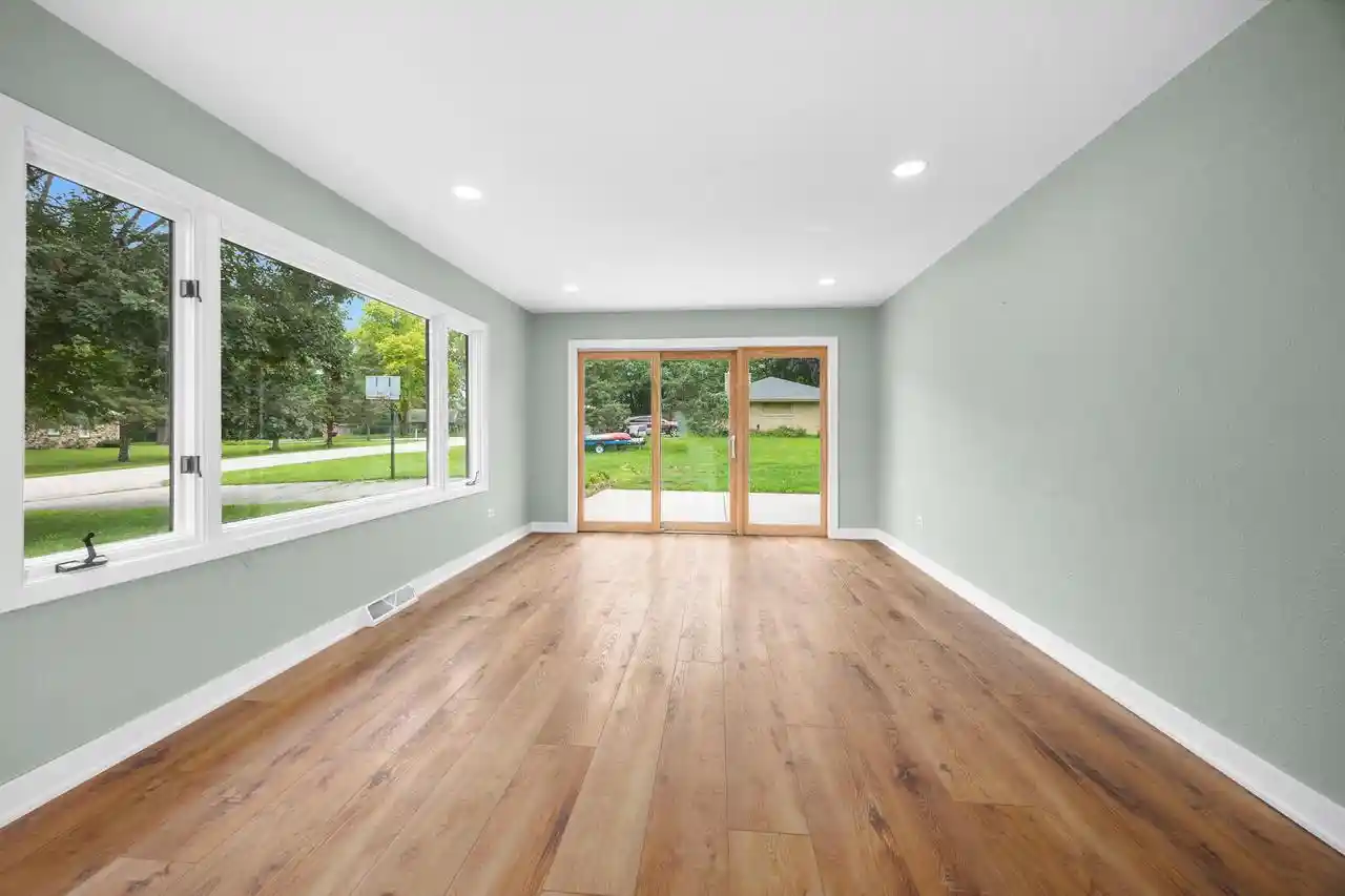 5th image of N69W20947 Pleasant Street Street, Menomonee Falls, WI 53051 | MLS# 1975623
