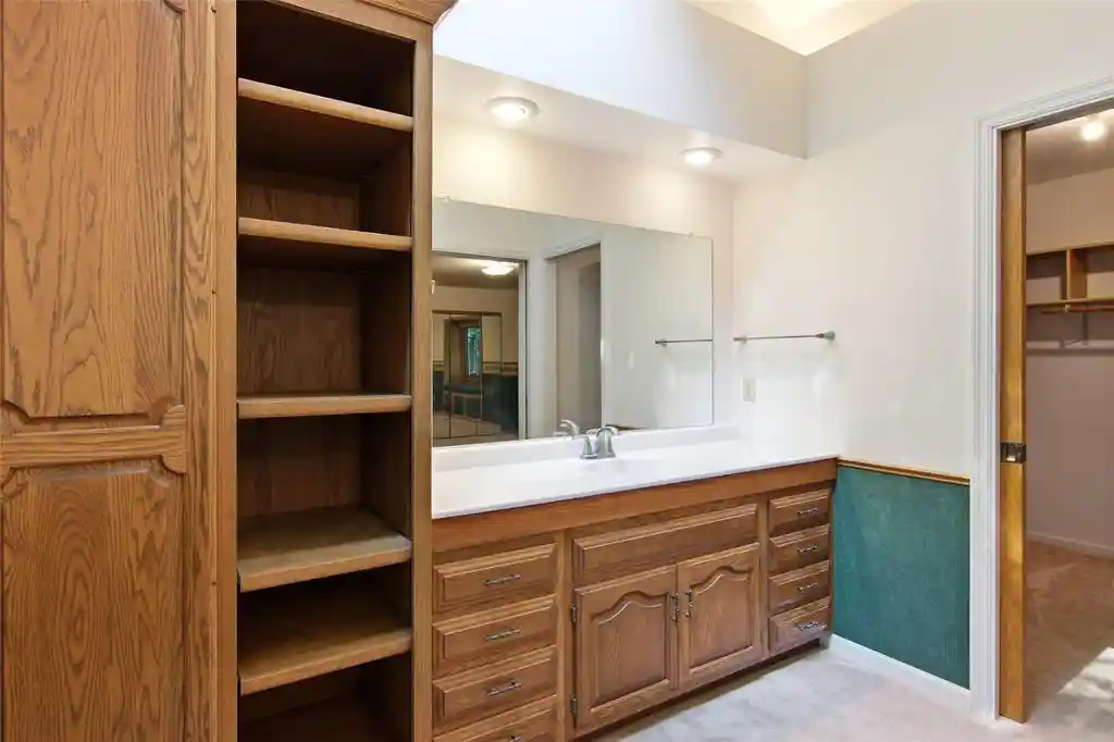 Photo 4 of Single family home for sale at 3728 Forest Heights Dr Dr, Eau Claire, WI 54701 | MLS# 1603704 | Listing updated on 2026-09-15