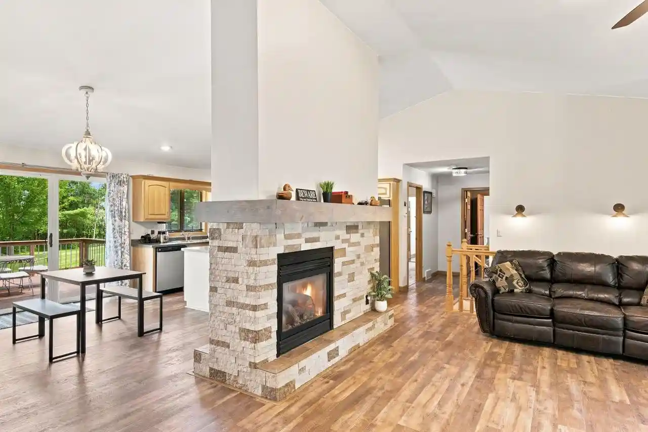 2nd image of 1075 Kim Lane Lane, Little Suamico, WI 54141 | MLS# 50330762