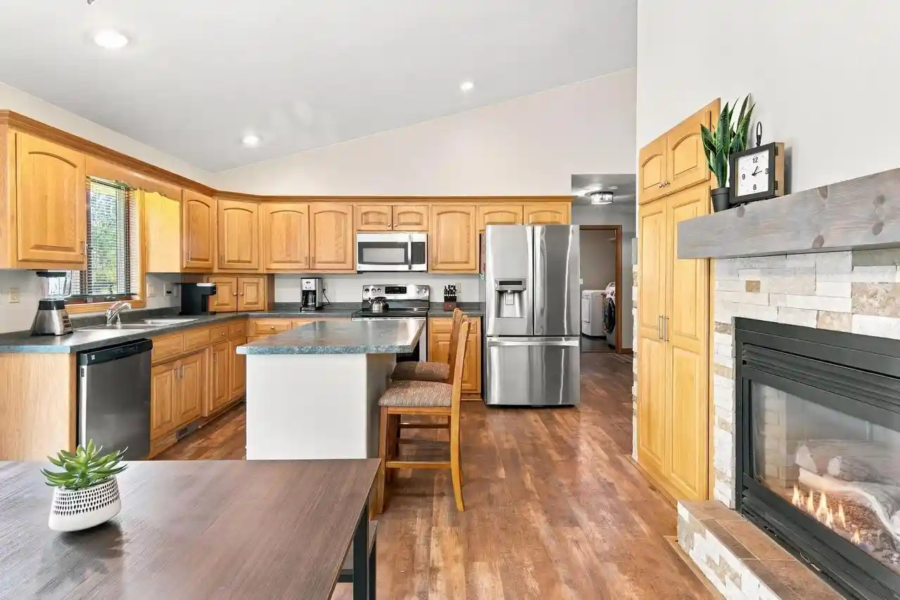 3rd image of 1075 Kim Lane Lane, Little Suamico, WI 54141 | MLS# 50330762