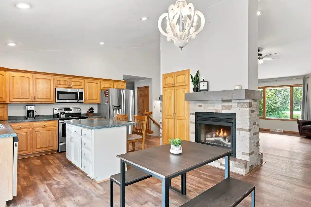 4th image of 1075 Kim Lane Lane, Little Suamico, WI 54141 | MLS# 50330762